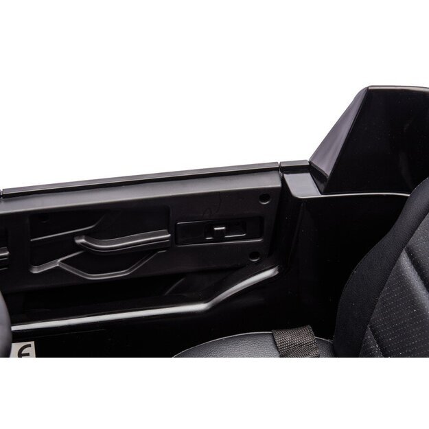 Audi Q7 Juodai dažytas akumuliatoriaus automobilis 15