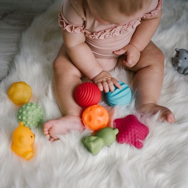 1530 SENSORY BALLS SET OF 6PCS