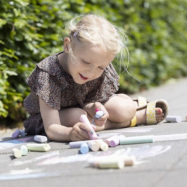 Creativ gatvės kreida