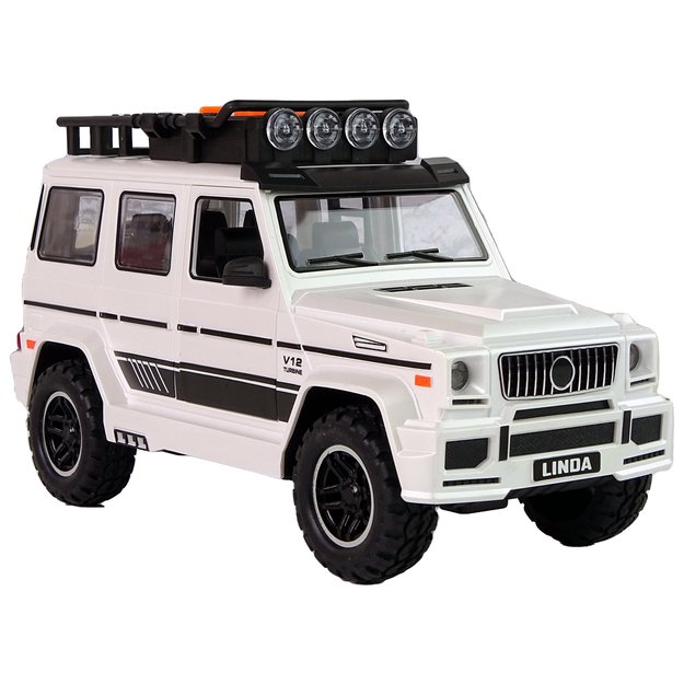 Akumuliatoriumi varomas visureigis baltos spalvos 10