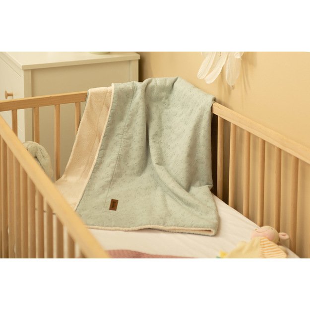 SIUVINĖTA ANTKLODĖ 80X100 ŠVIESIAI MĖTŲ SPALVOS PLIUŠAS 4