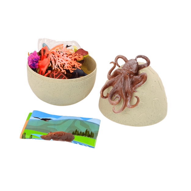 Egg with figurines of marine animals, plants and octopus. Set of 26 pieces.
