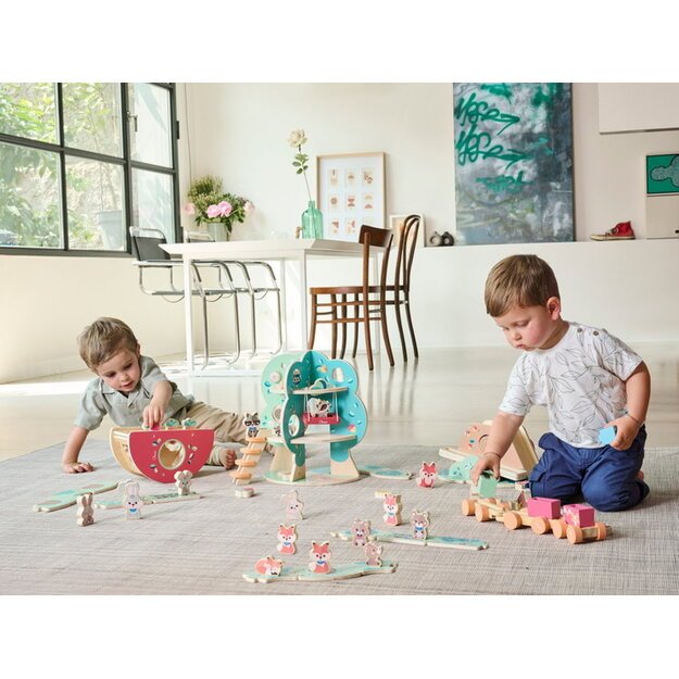 177639 WOODEN RACCOON HOUSE 5