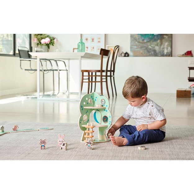 177639 WOODEN RACCOON HOUSE 4