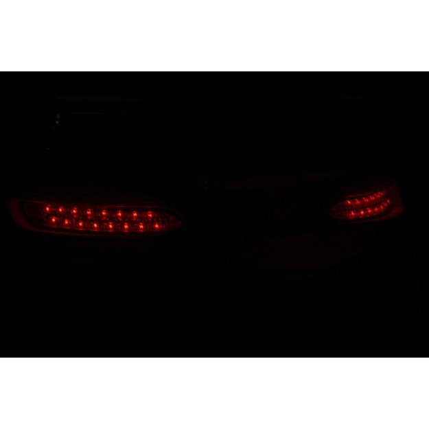 Akumuliatoriumi varomas automobilis 