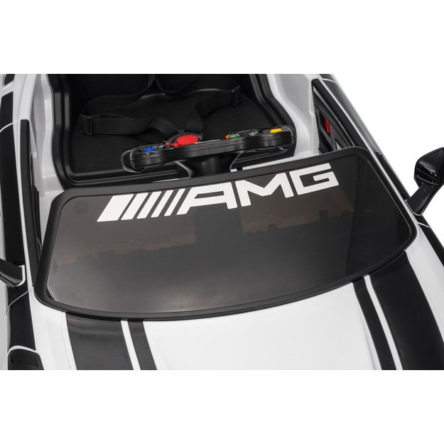 Akumuliatoriumi varomas automobilis 