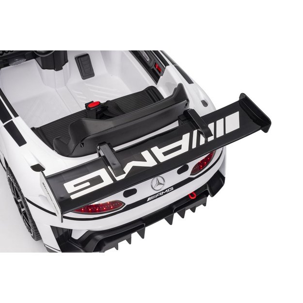 Akumuliatoriumi varomas automobilis 