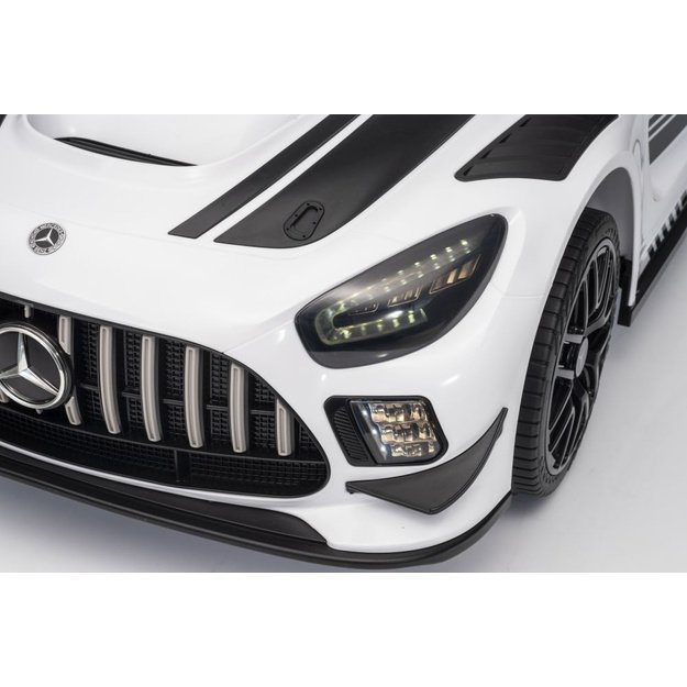 Akumuliatoriumi varomas automobilis 