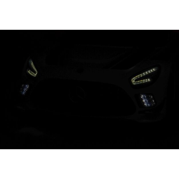 Akumuliatoriumi varomas automobilis 