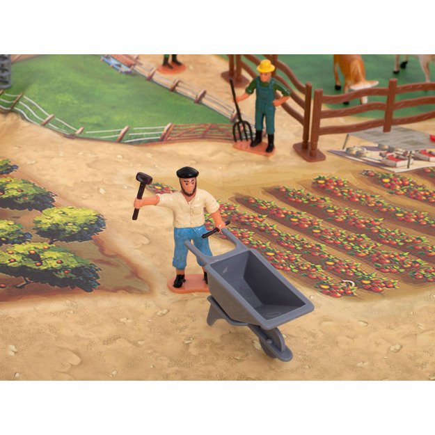 Ūkinis pastatas su gyvuliais ir technika 49 vnt. 4