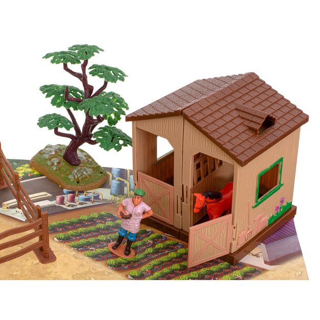 Ūkinis pastatas su gyvuliais ir technika 49 vnt. 2