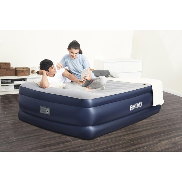 Double Inflatable Mattress With Pump 203 x 152 x 61 cm Bestway 67690