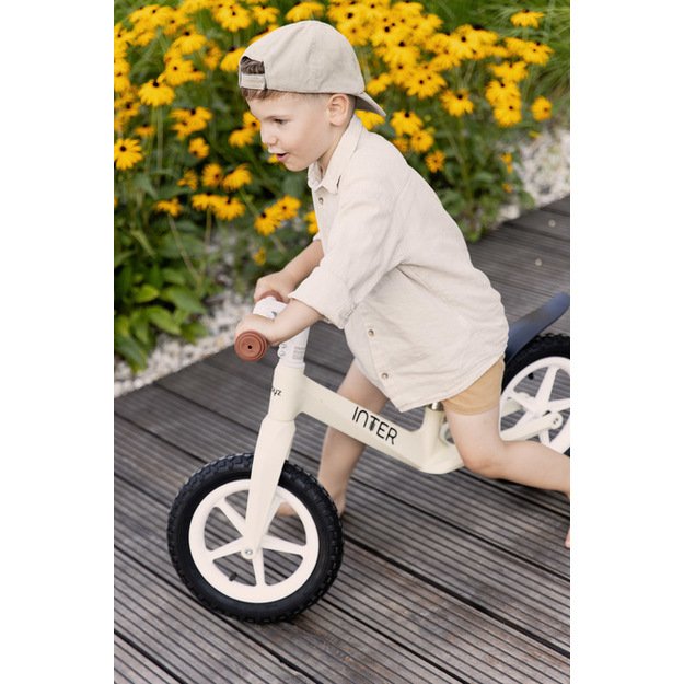 BALANSO DVIRATIS INTER CREAM 22