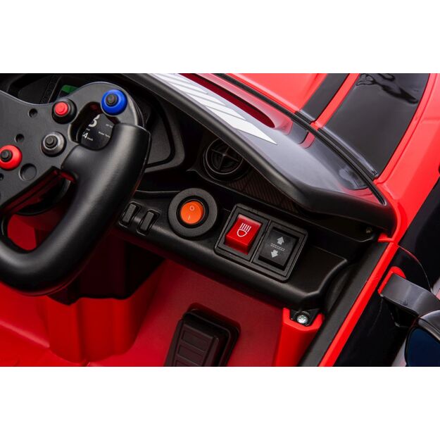 Baterijomis varomas automobilis 