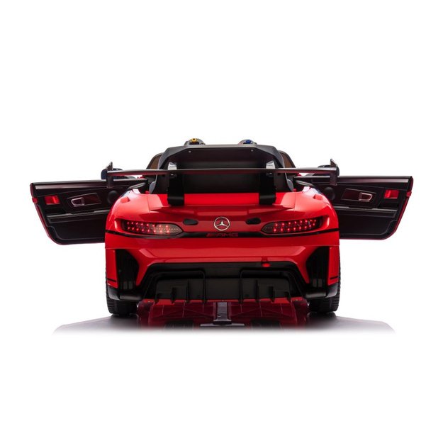 Baterijomis varomas automobilis 