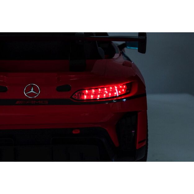 Baterijomis varomas automobilis 