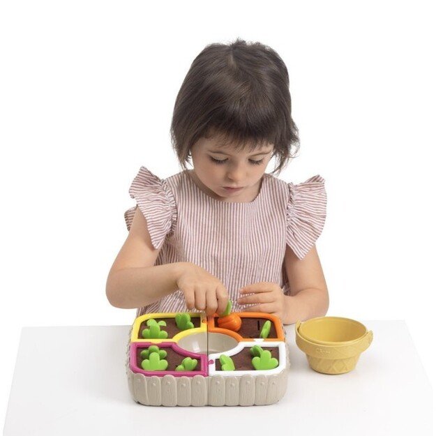 184699 VEGETABLE GARDEN