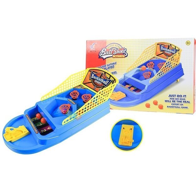 Krepšinio arkadinis žaidimas su kamuolio paleidimo įrenginiu