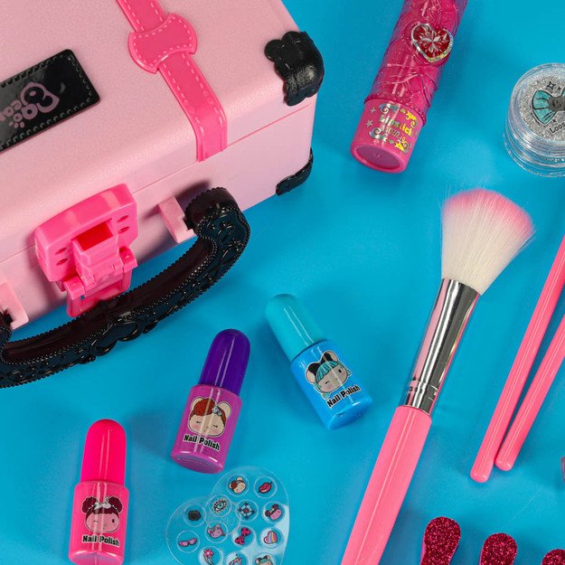 Kuferek zestaw kosmetyk&oacute;w do makijażu i paznokci makeup kosmetyki cienie lakiery walizka
