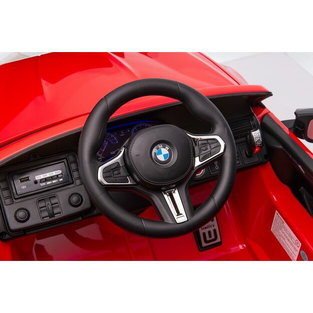 Akumuliatorinis automobilis BMW M5 su platforma tėvams, raudonas, lakuotas
