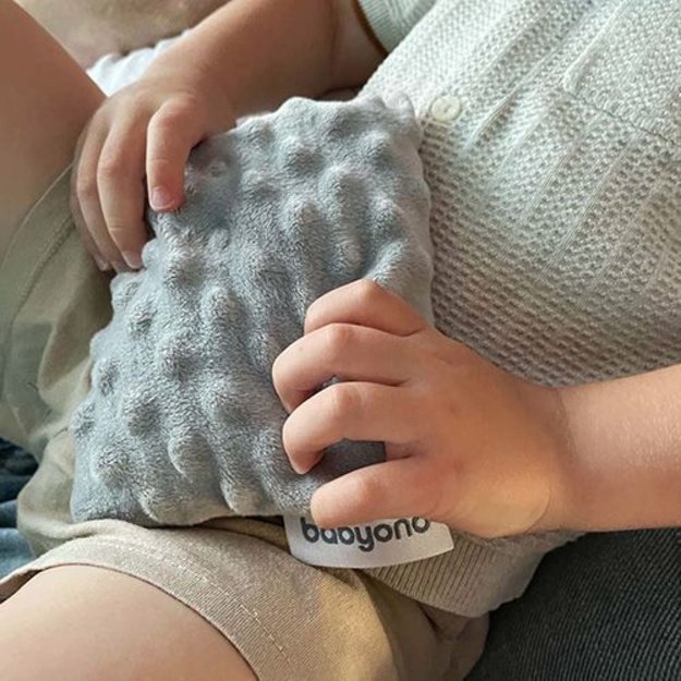 796/02 HOT WATER BOTTLE WITH CHERRY SEEDS GRAY