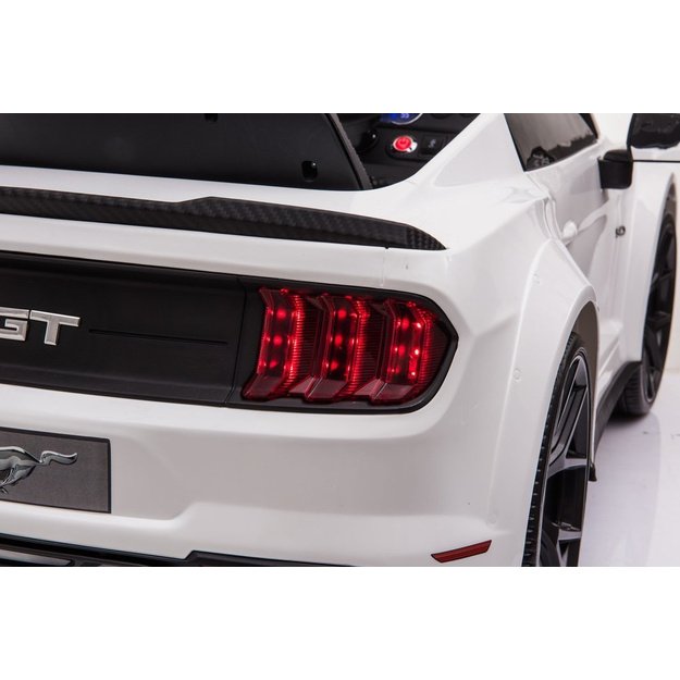Battery-powered car Ford Mustang GT Drift SX2038 White 14